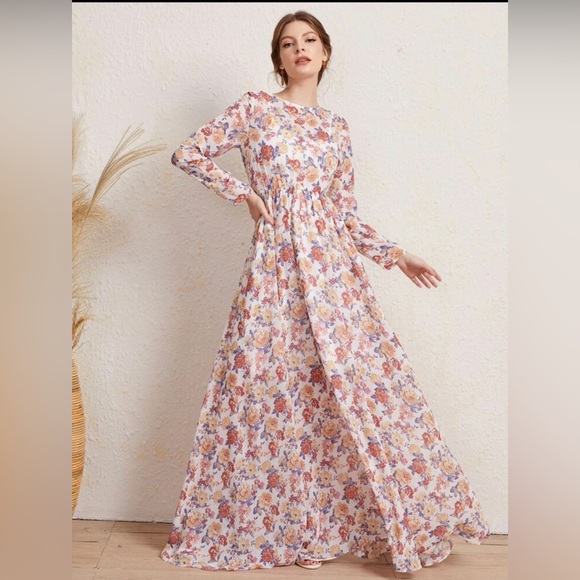 All over floral print dress available in blue as well - Picture 3 of 8